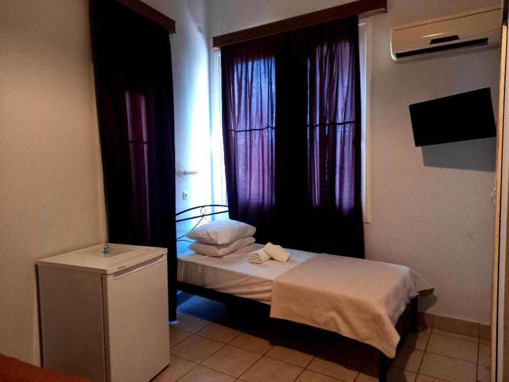 Hotel Korydallos Piraeus Bagian luar foto